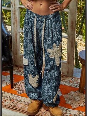 POL PAISLEY PRINT JOGGERS!